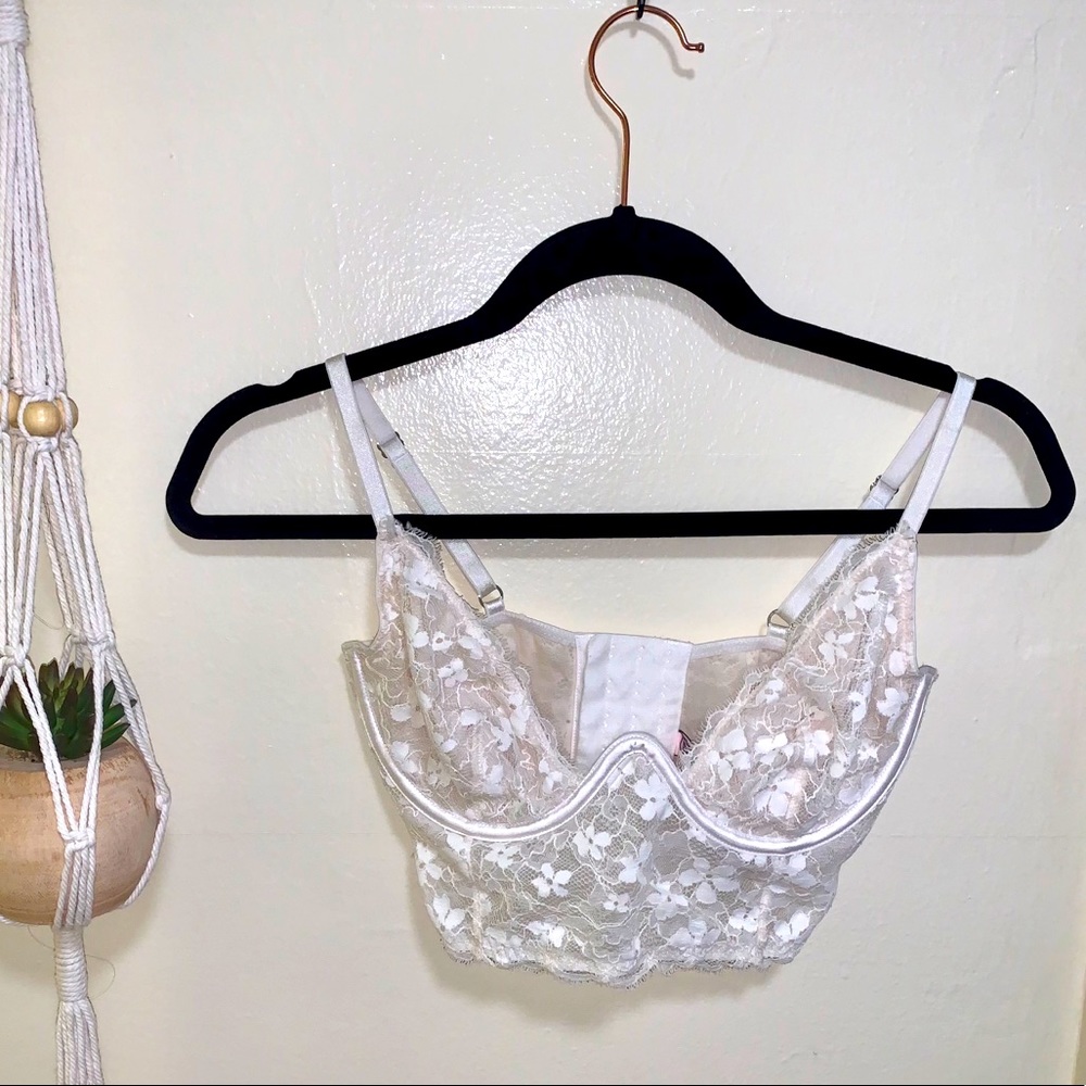 Victoria’s Secret lace underwire bralette